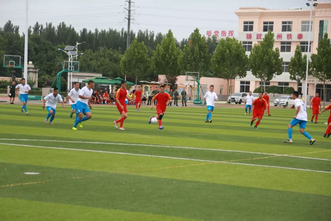 强军杯“卫士动力”业余足球比赛上演强强对决，*警武**聊城支队首先抢得出线主动权