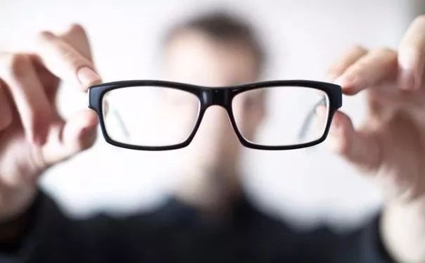 理疗治疗近视靠谱吗,按摩经络治疗近视靠谱吗