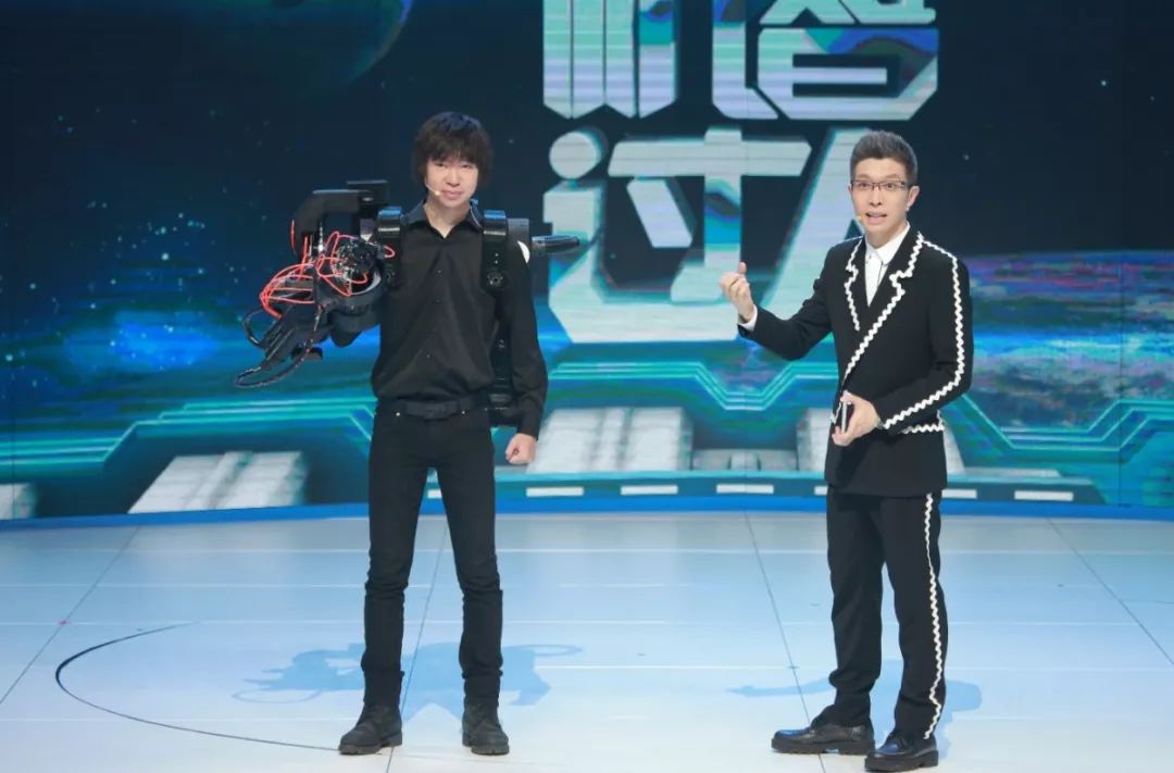 铁甲钢拳挑战双子星,铁甲钢拳挑战机器人