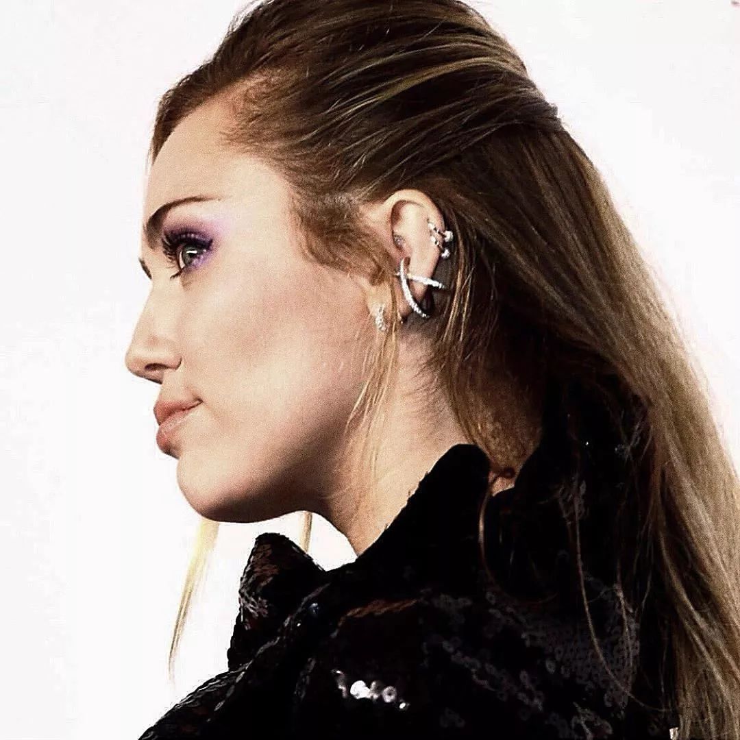 没有耳洞的明星是怎么戴耳环的,明星同款耳夹无耳洞