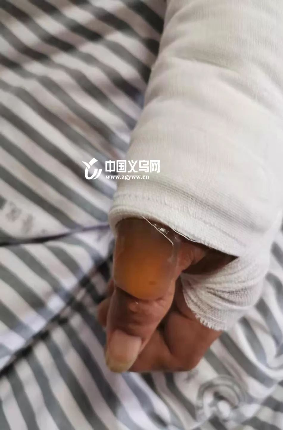 义乌城西着火最新消息,村民家中起火干群已紧急扑救