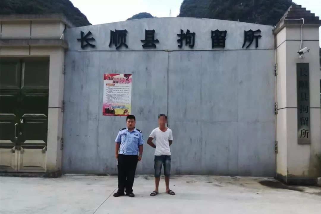 胆真肥！不甘“赛摩”被查扣，男子偷偷*锁撬**“推走”