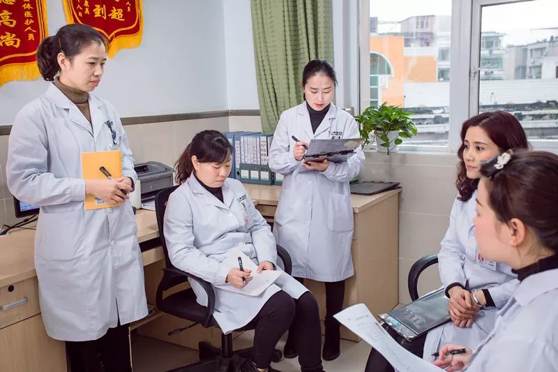 谭鑫：以爱为翼，以心暖心，让女性绽放生命之花