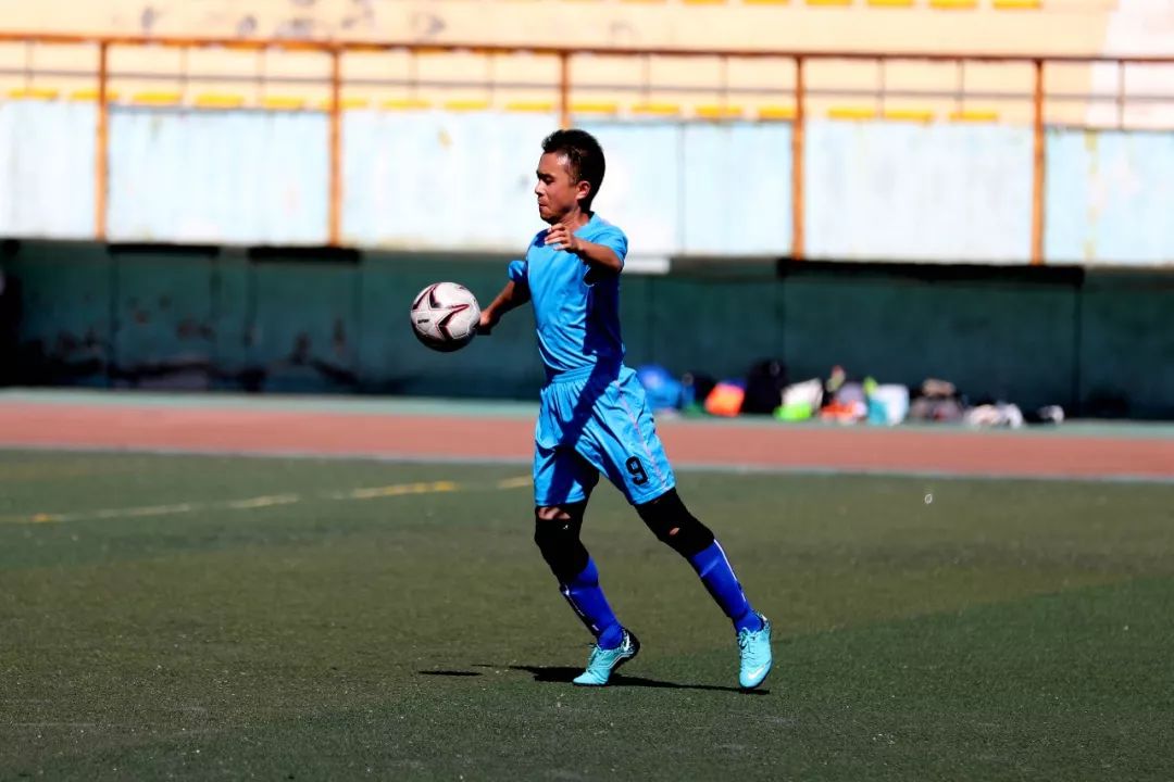 喜讯足球比赛冠军,喜报战报