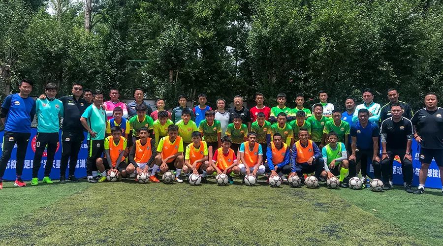 全国校园足球满天星训练营名单,中国足球教练余东风