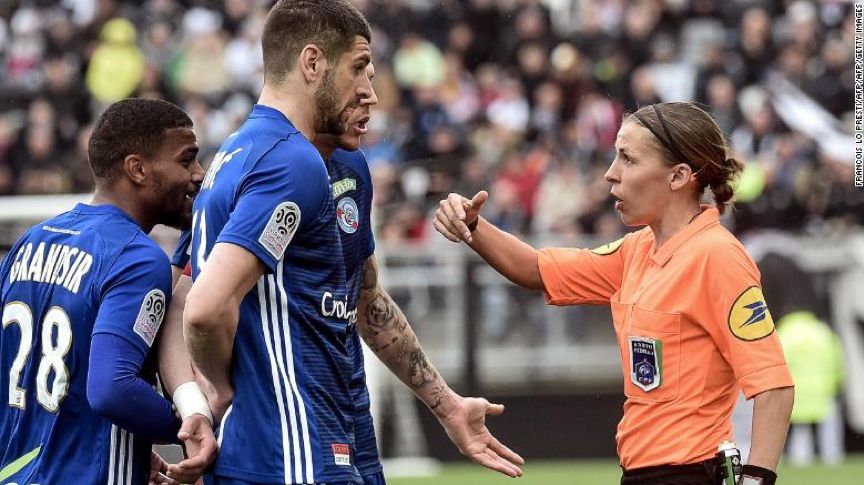 2022世界杯女裁判弗拉帕特,斯蒂芬妮弗拉帕特世界杯执法