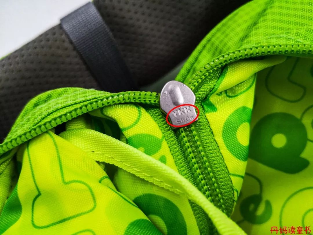 背书包驼背怎么纠正,小孩背书包导致驼背怎么矫正