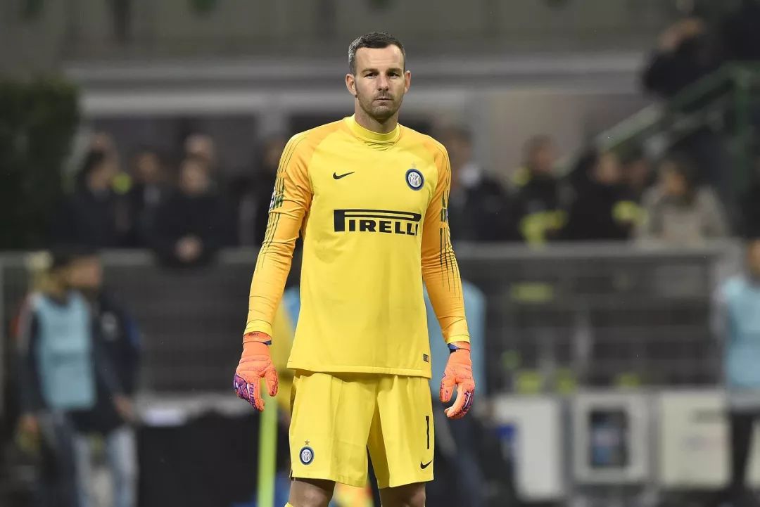 四连扑最强门将奥布拉克,年度十佳门将第五位