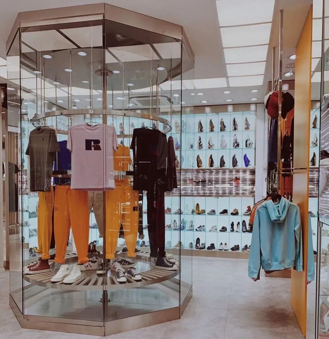 巴黎买潮鞋,寻潮专卖店