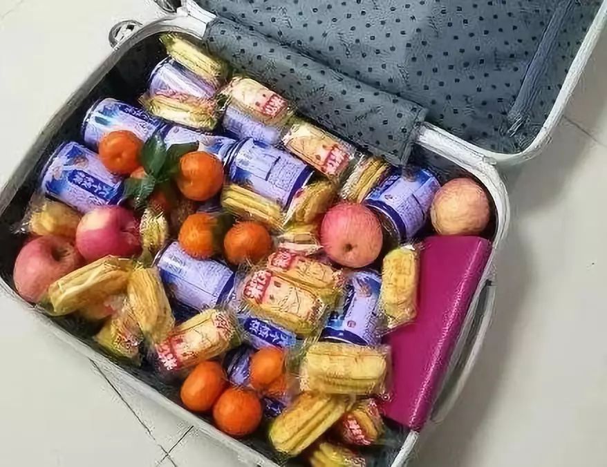 开学季：有一种爱，叫做爸妈给你塞的行李箱！（附大学新生行李箱应怎么选？）