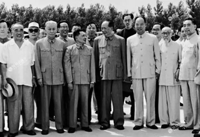 青看点||今天他115岁了，*小平邓**人生的40个瞬间