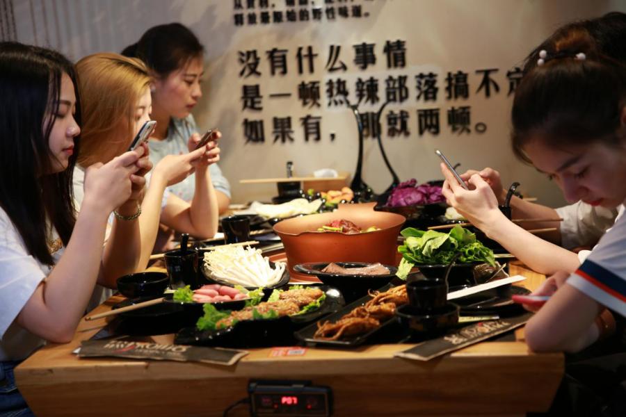 热辣部落烤涮一体锅,自助涮烤火锅加盟多少钱