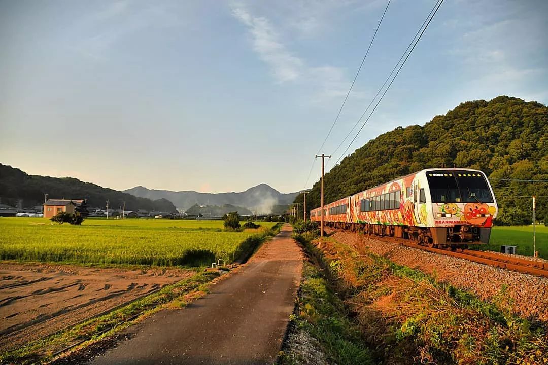 日本10条最好看电车线路,日本特急电车