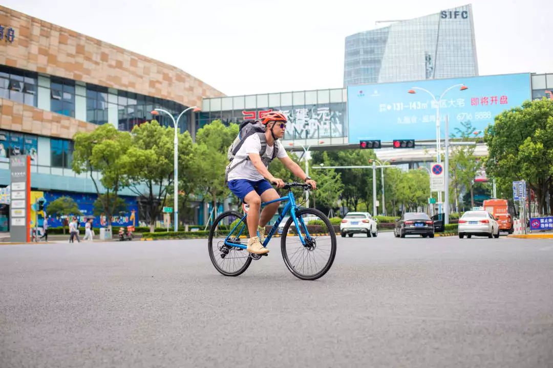 捷安特escape3公路车适合女生骑,捷安特escape1和liv公路车哪个好