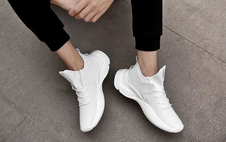 这款鞋！让整条街的回头率都归你！舒服的如同踩棉花！帅到不像实力派