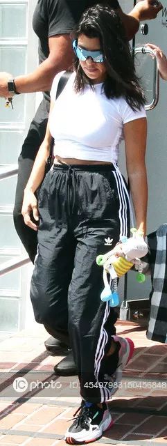 雎晓雯周冬雨吹泡泡,雎晓雯吹泡泡周冬雨