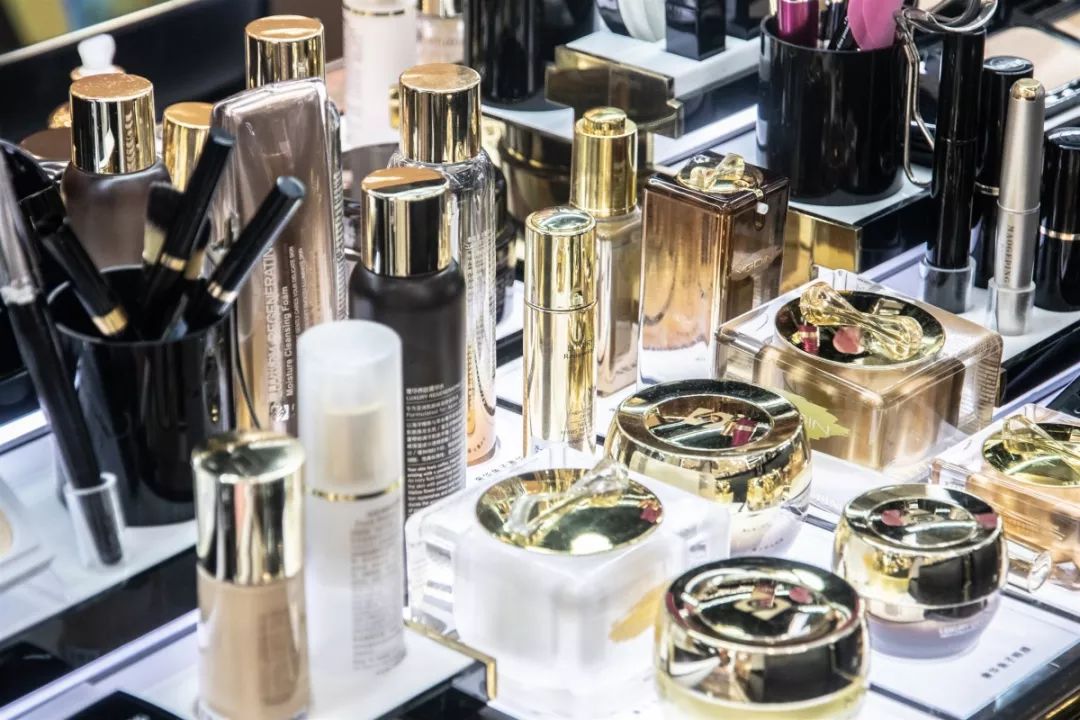 省钱攻略！爆红妆品，VIP礼遇，限时三天，折扣到底