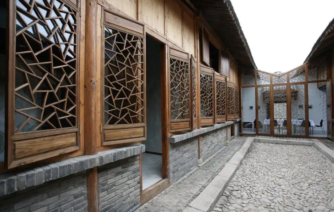 爱豆的父母都叫他们什么名字,爱豆的爸爸妈妈