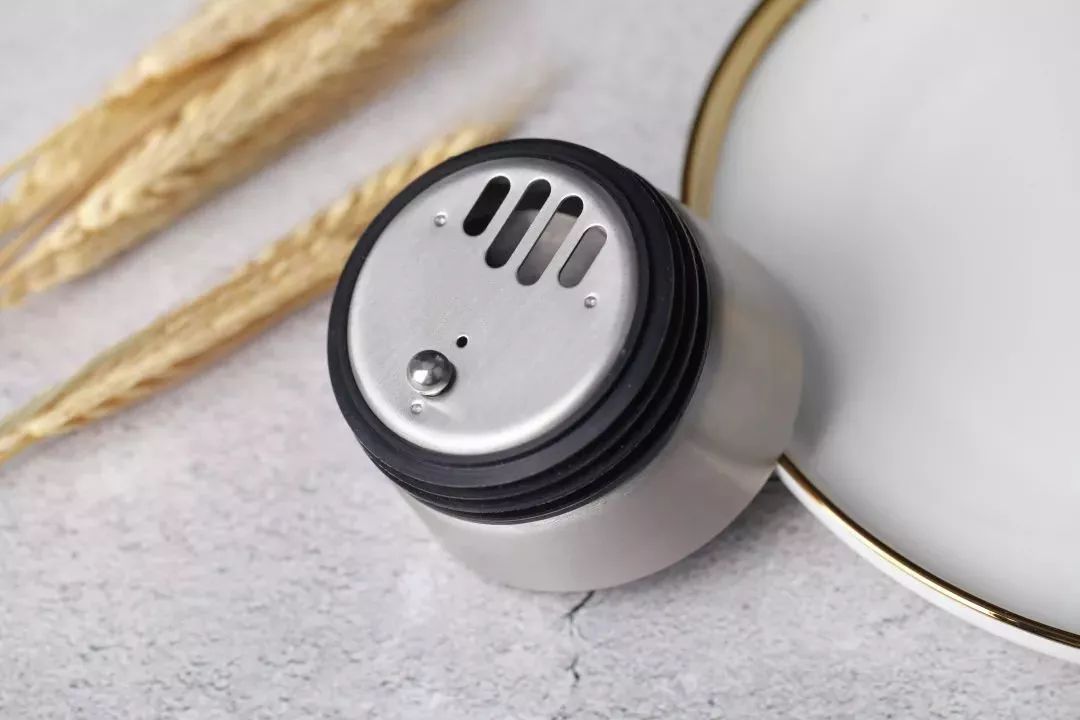 耐温差170℃，开水加冰块不怕炸裂，冰镇冷饮无限续杯