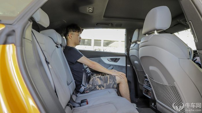 奥迪q855tfsi价格多少钱,颜值爆表车长五米抢先试驾奥迪q8