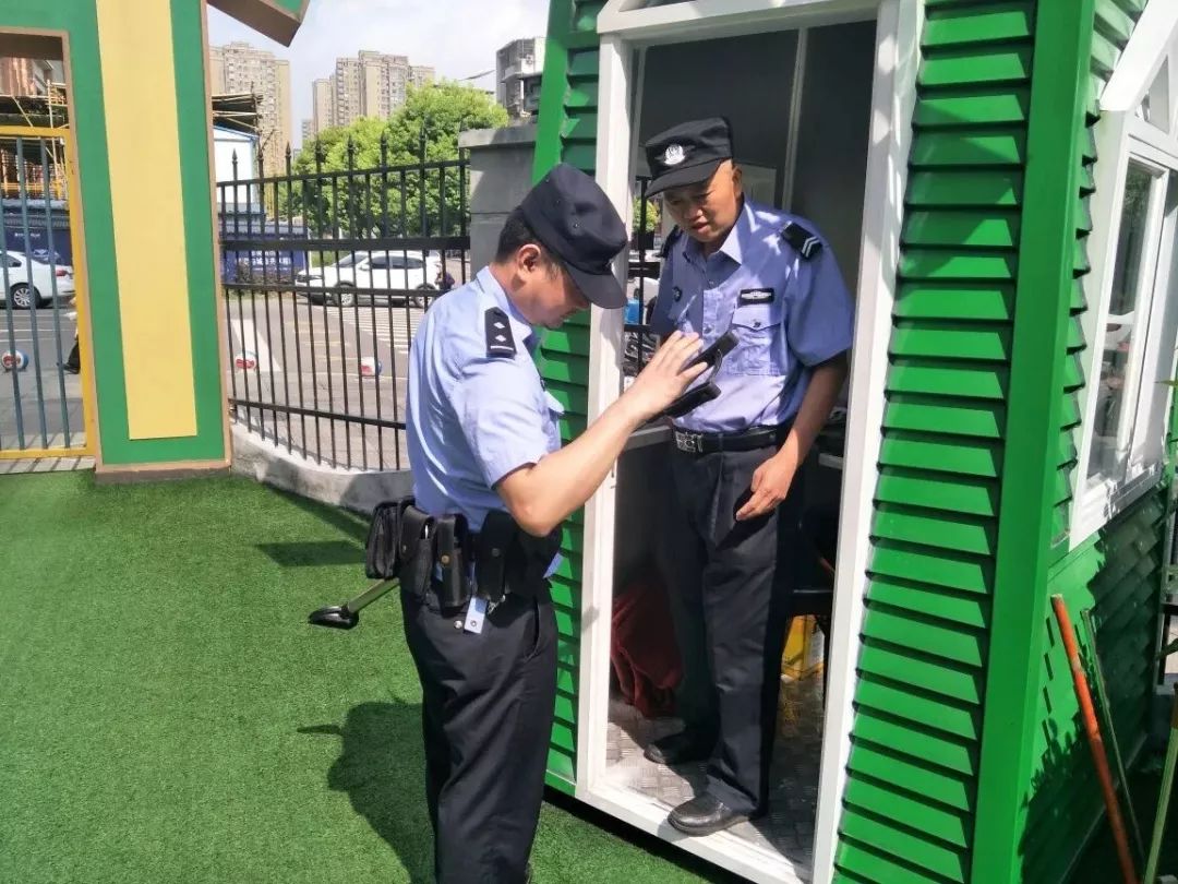 开学啦!璧山公安送来“平安礼”