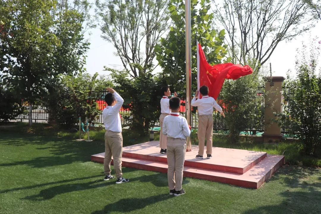 开学啦撒贝宁,开学啦手势舞完整版3分钟