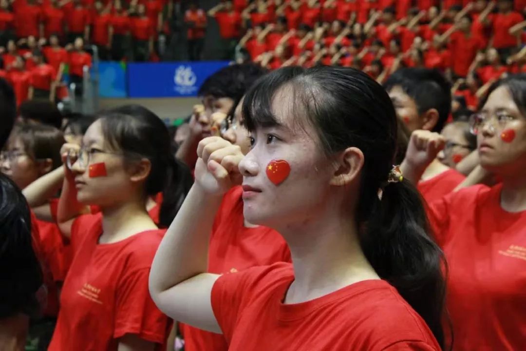 直击开学典礼现场,直击天安门升旗小视频