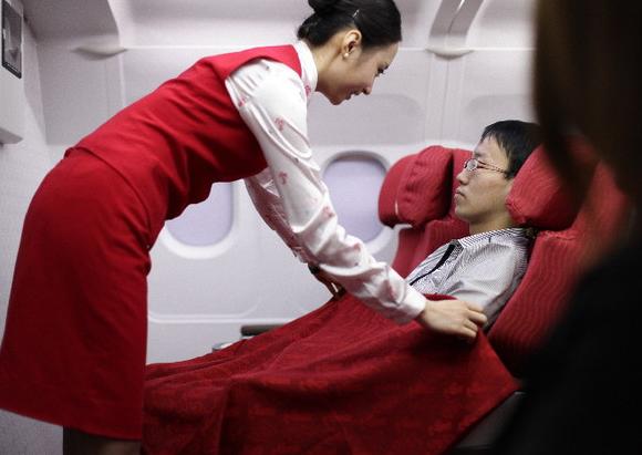 空姐坐飞机需要什么条件,坐飞机有讲究这样选座位