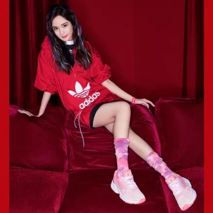 杨幂同款粉色袜子最新款,杨幂同款黑透肤打底袜夏天