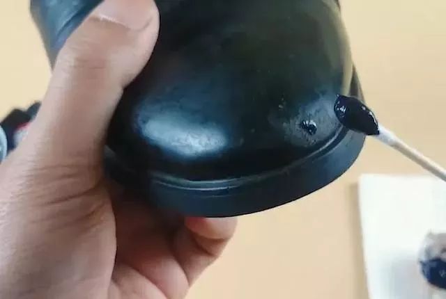 皮鞋破皮小妙招,黑色皮鞋擦破皮怎么修复