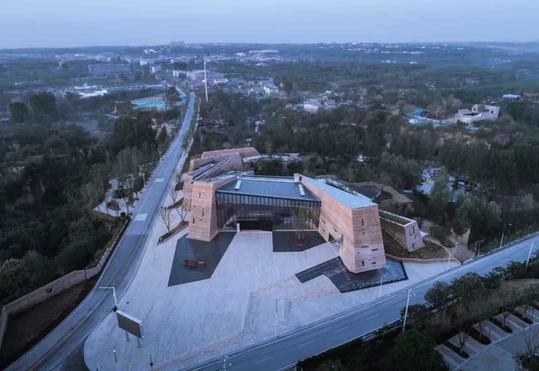 閮戝窞寤轰笟瓒崇悆灏忛晣娓稿涓績,閮戝窞寤轰笟瓒崇悆灏忛晣涓績