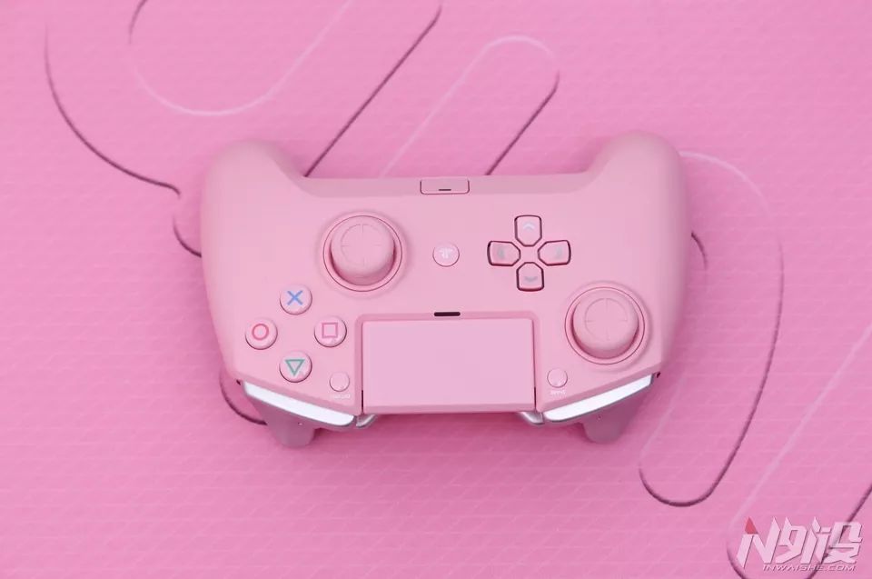 雷蛇razer游戏手柄测评,razer雷蛇飓兽竞技版ps4手柄