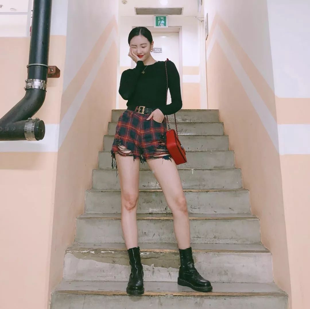 Jio热都要穿的马丁靴，作为辣妹的你得不得来一双嘛？