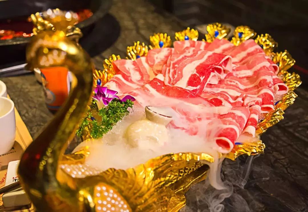 5.8折狂嗨8天！川炉火锅三周年店庆，让你一次吃过瘾！就在龙湫湾