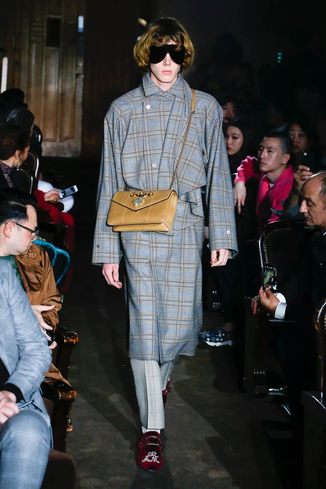 「人间GUCCI」那么多|咋就他被官方盖章了?