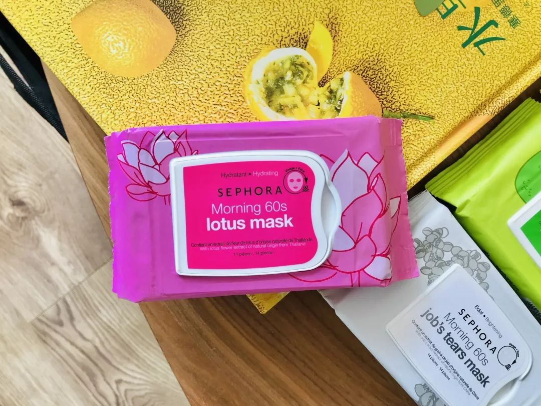 为祖国涂上喜欢的颜色,为青春涂抹美丽的中国红