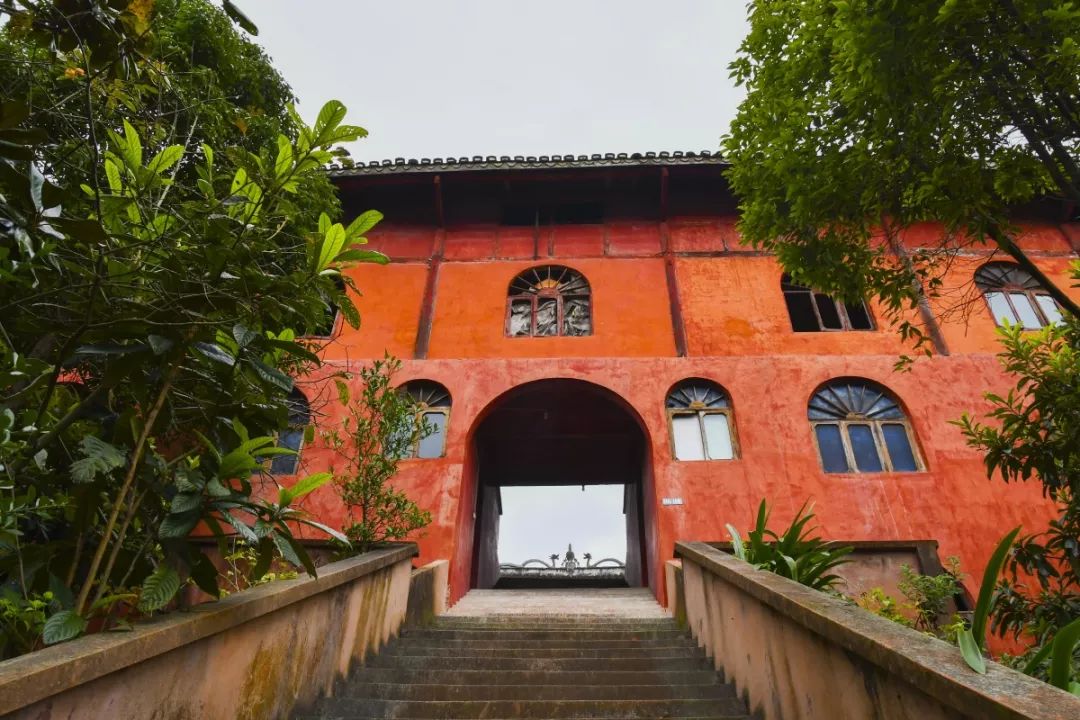 周末陪家人游大自然,周末陪家人到郊外游玩