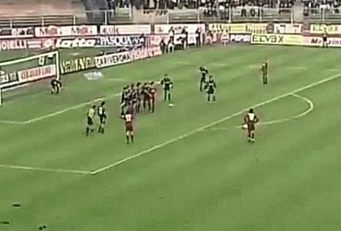 鍙规伅瓒崇悆,鍙规伅鎴樼