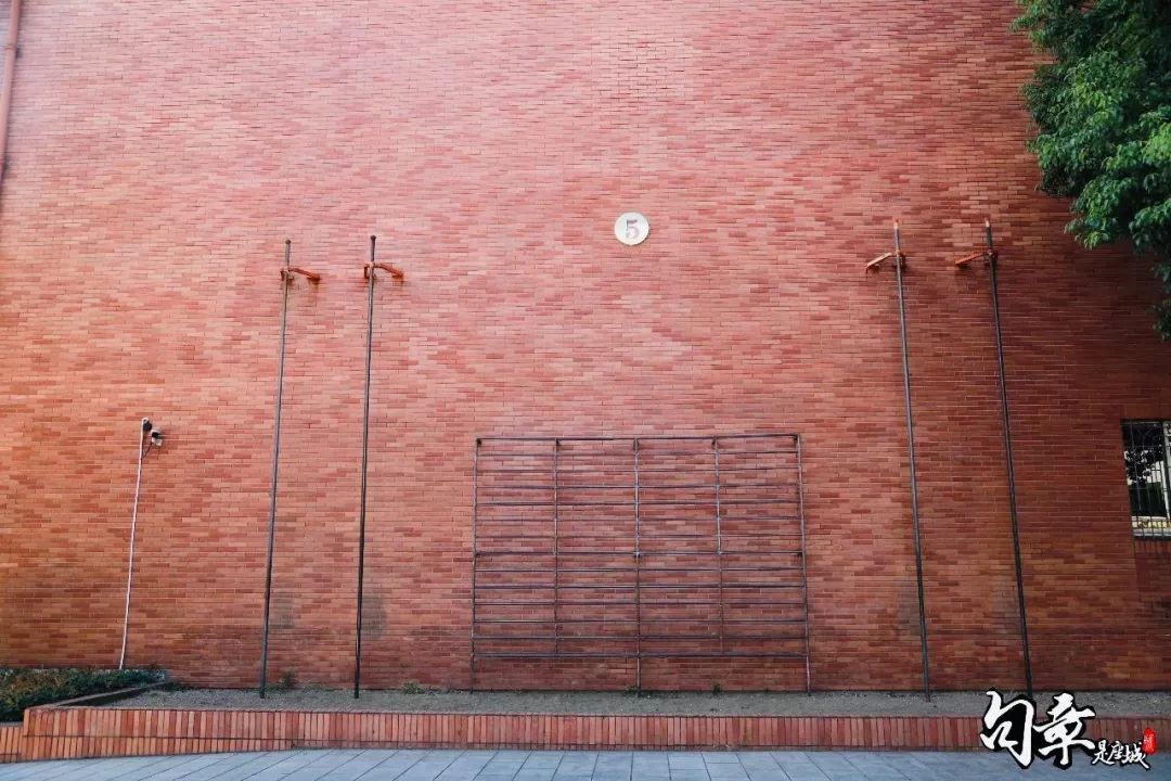 东横街老店的最后一天，我回到了中城小学