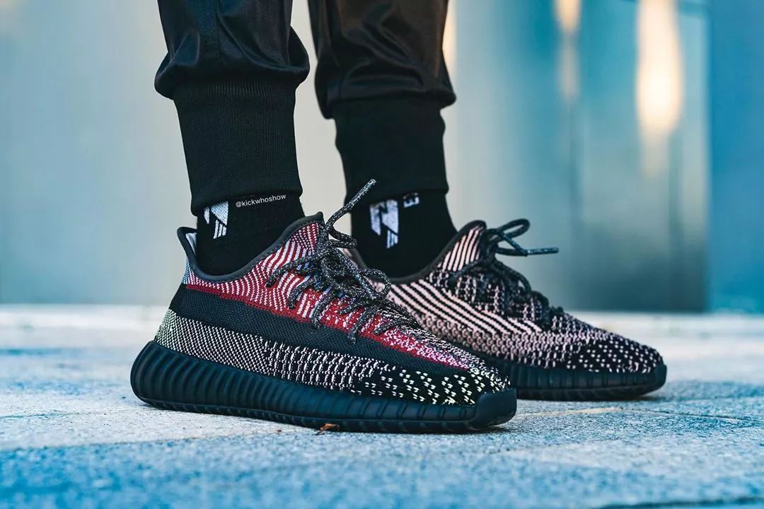 yeezy350黑红搭配,yeezy350v2荧光绿非反光评测