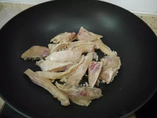 喝白酒之前吃什么不容易醉还护肝,白酒最怕的解药是葛根