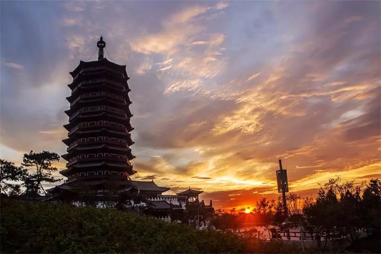 涓板彴閲戠鏂囧寲鏃呮父鏀荤暐,閲戠涓板彴璧忕帺鏀荤暐鍑虹倝