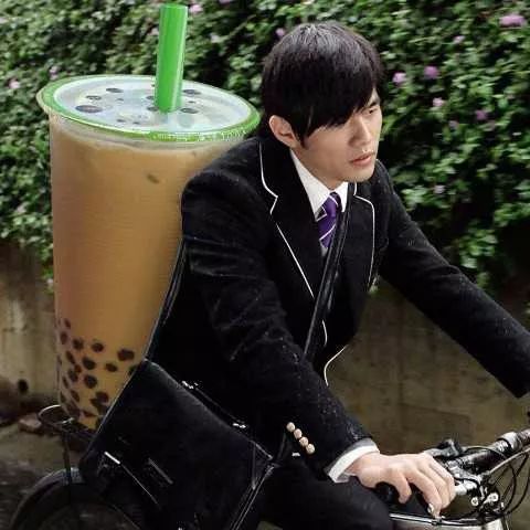 孙杨骚操作,孙杨身穿豹纹泳裤视频