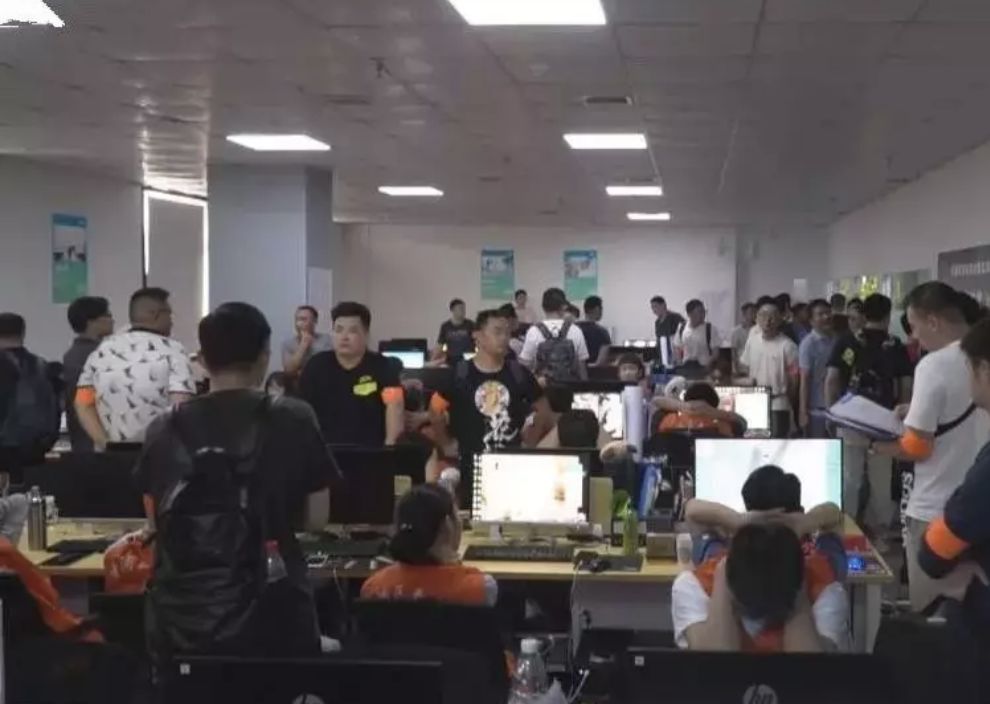 巩义抠脚大汉诈骗案件,诈骗主播抠脚大汉