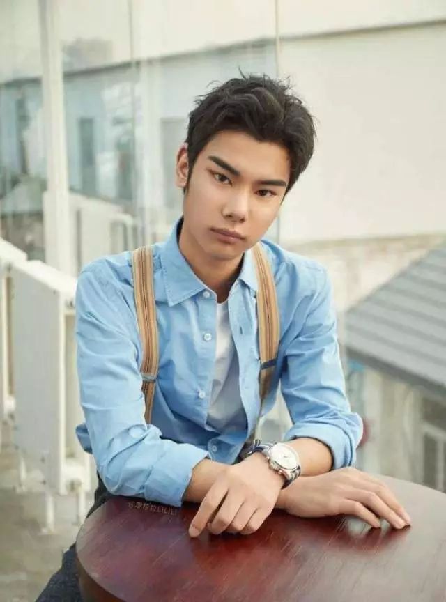 为什么要找男演员代言化妆品？？王一博、沈腾......真的都很灾难啊