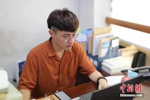 毕业两年的本科生工资一般多少,毕业两年月薪能有多少