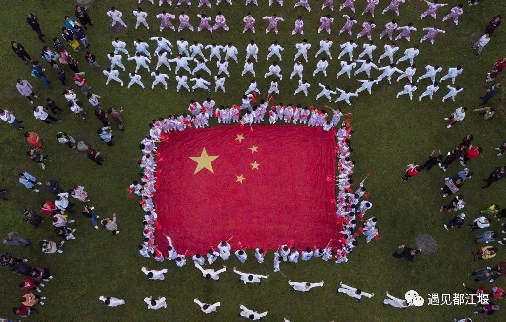 五星红旗同框感受,与五星红旗相遇