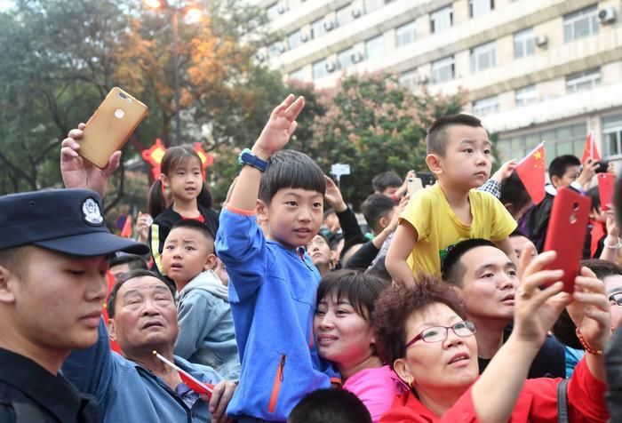 今天的新城广场，超燃