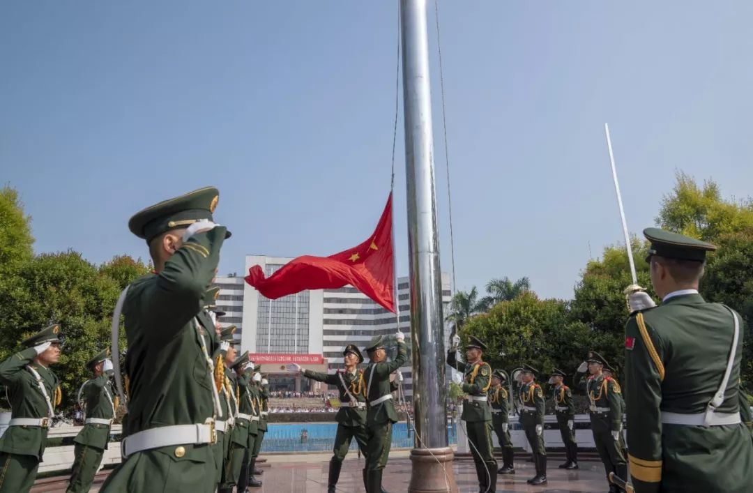 国庆70周年升旗仪式,广州海珠广场国庆70周年升旗仪式