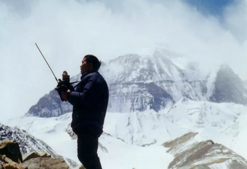 真实的珠峰多少米,真实攀登珠峰第二台阶